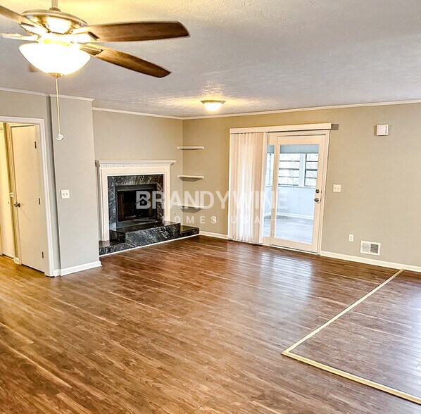 Building Photo - 3310 S Whisper Dr