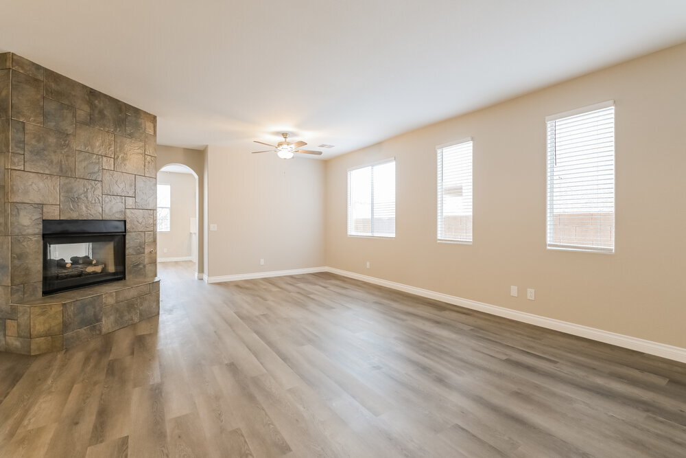 Building Photo - 4048 Villeroy Ave