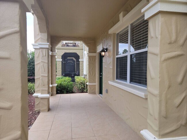 Building Photo - 4/2.5 TOWNHOME VILLA in Waterstone-Davenpo...
