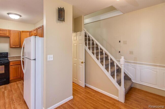 Building Photo - 9798 Mcgregor Rd