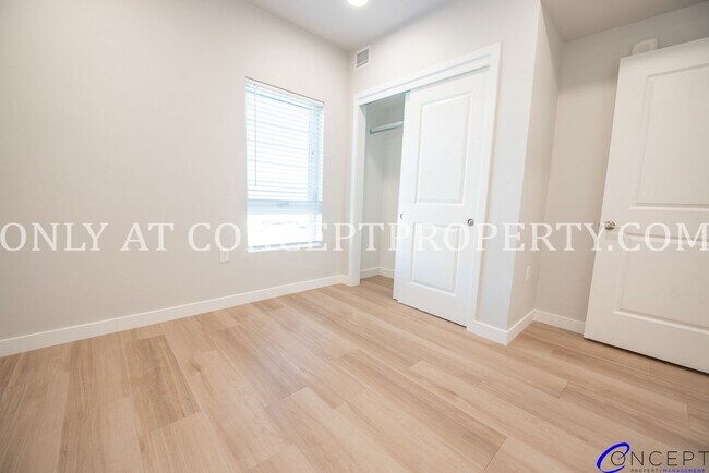 Building Photo - Modern Design, Exceptional Space: Discover This 3-Bedroom Residence at Studio Crossing!