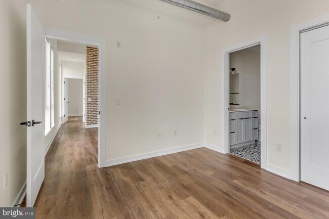 Building Photo - 2401 Frankford Ave