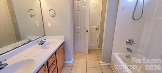 Building Photo - 4539 Springview Rd