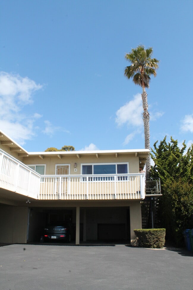 Building Photo - 272 Sea Ridge Rd