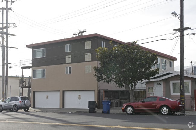 Building Photo - 510 Talbert St
