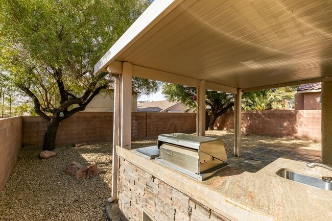 Building Photo - BEAUTIFUL SUMMERLIN 3 BEDROOM UPGRADED!!