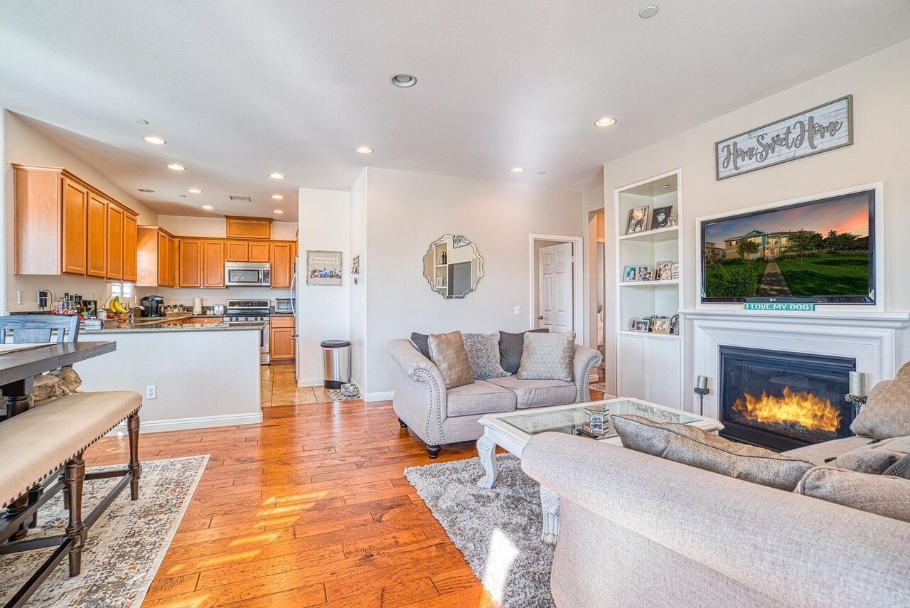 Building Photo - 715 Garonne St