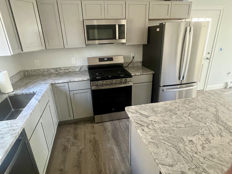 Building Photo - 652 Goodwins Mills Rd