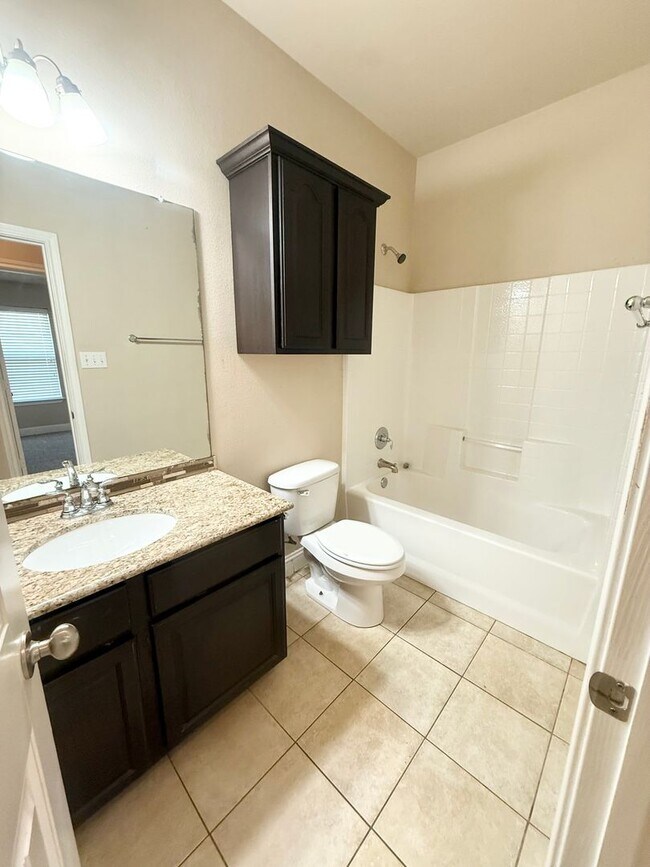 Building Photo - 334 Princess Place