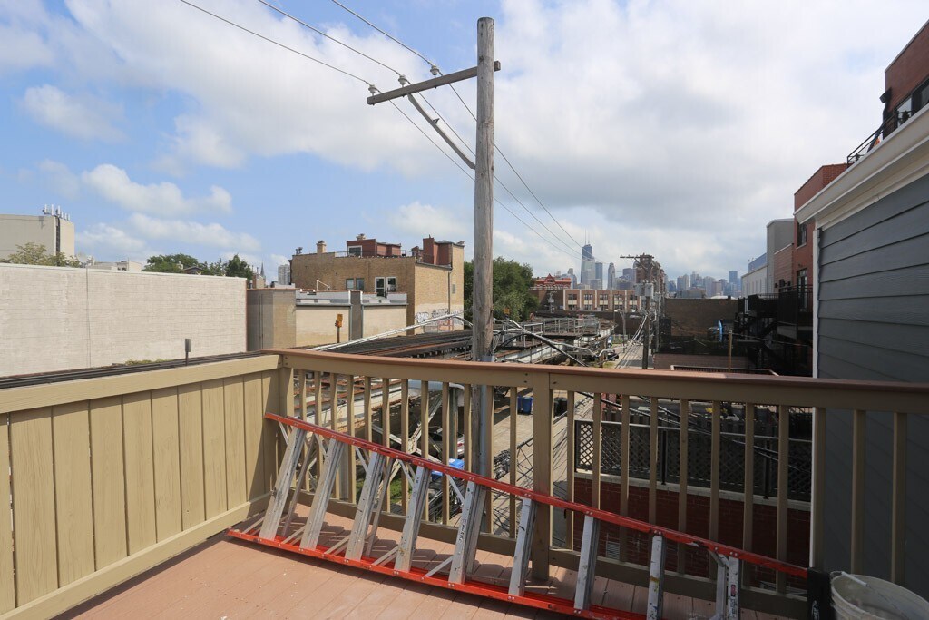 Building Photo - 1727 N Clybourn Ave