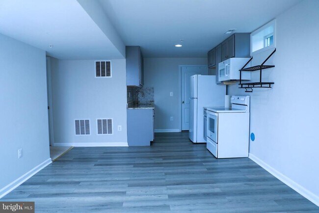 Building Photo - 11801 Asbury Dr