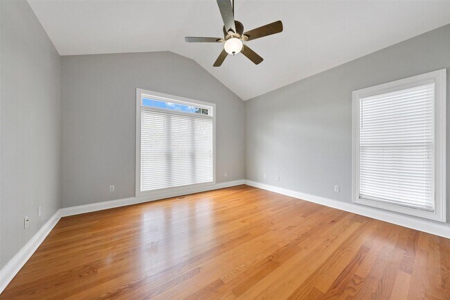 Building Photo - 3630 Amherst Dr