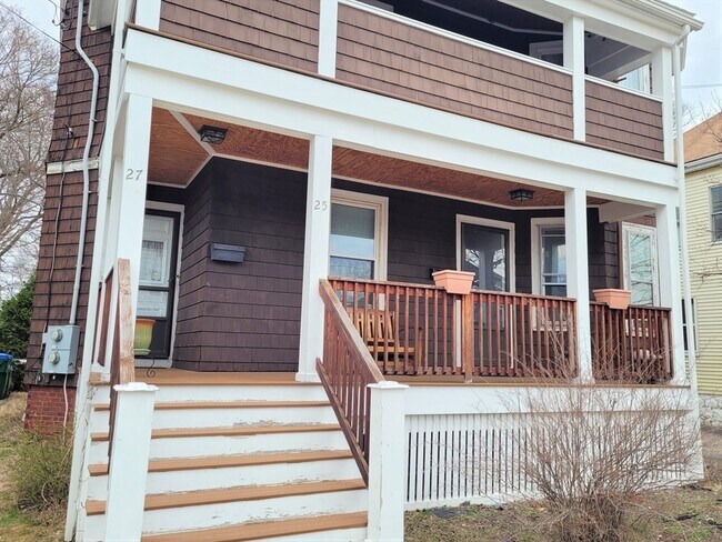 Building Photo - 25 Martin St