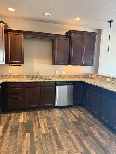 Building Photo - 654 Copper Canyon Dr