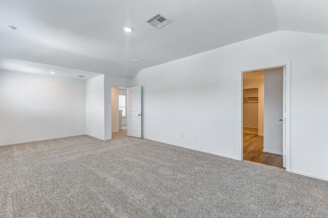 Building Photo - 24303 Alto Gdn Dr