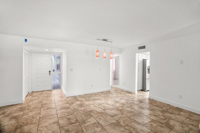 Building Photo - 16141 Blatt Blvd