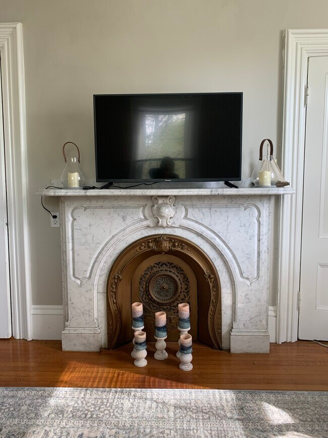 Building Photo - 167 Pleasant St