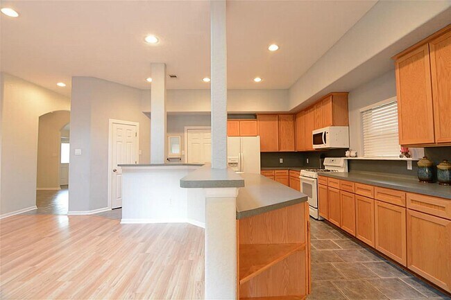 Building Photo - 21606 Glenbranch Dr