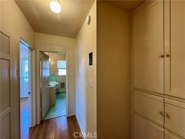 Building Photo - 516 E Lomita Ave