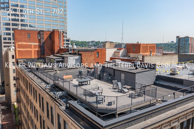 Building Photo - 26 E 6th St