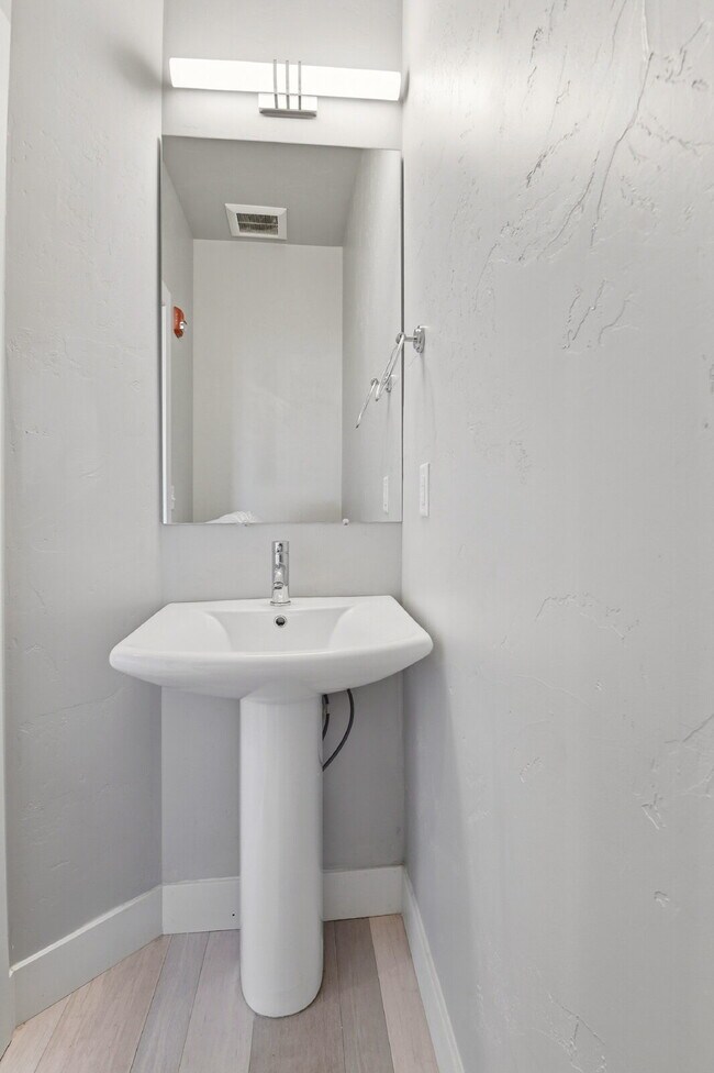 Building Photo - $2,890.95, 2-bed, 2.5-bath, located in Denver with a rooftop terrace.