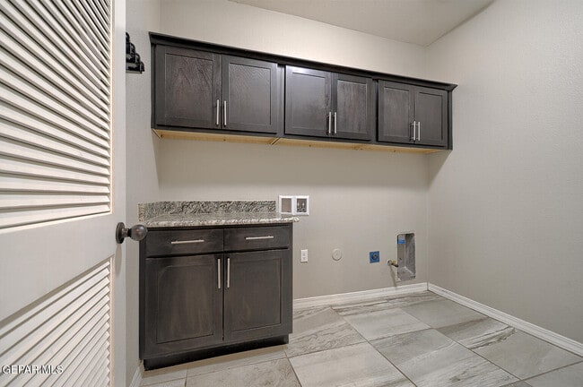 Building Photo - 14805 Holly Springs