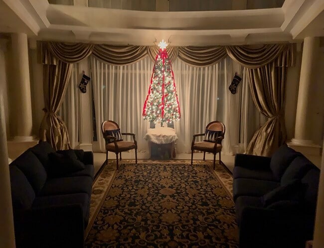 Christmas Decor - 2602 Deer Trl