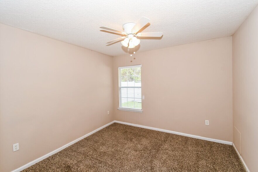 Building Photo - 725 Indigo Run Dr