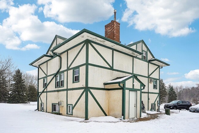 Building Photo - 17256 Kenyon St NE