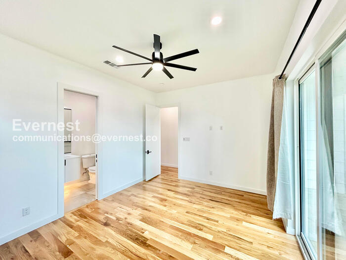 Building Photo - 426 Avenue L Ave