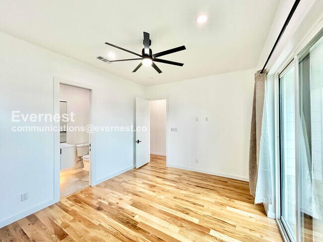 Building Photo - 426 Avenue L Ave