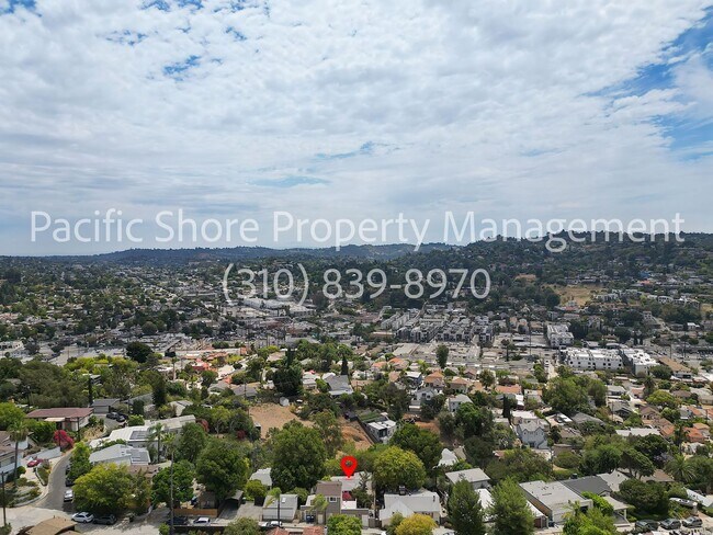 Building Photo - 2716 Medlow Ave