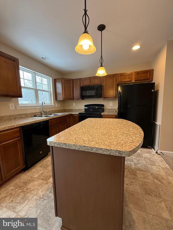 Building Photo - 2340 Silver Fox Way