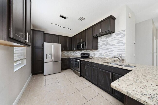 Building Photo - 2962 White Cedar Cir