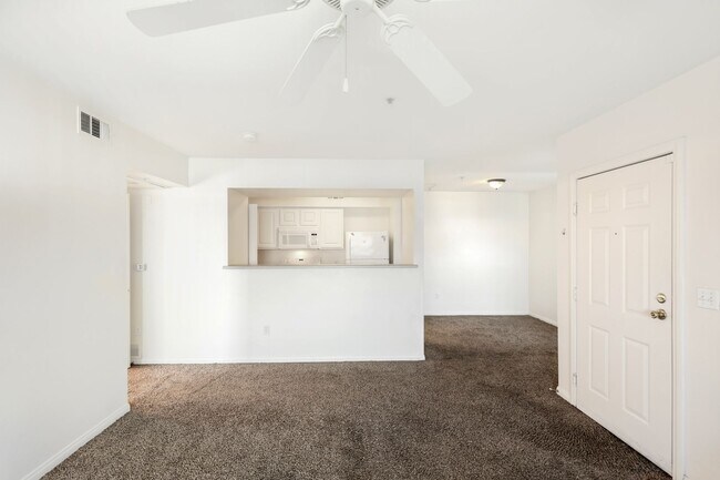 Building Photo - 1 Bedroom Northwest Condo