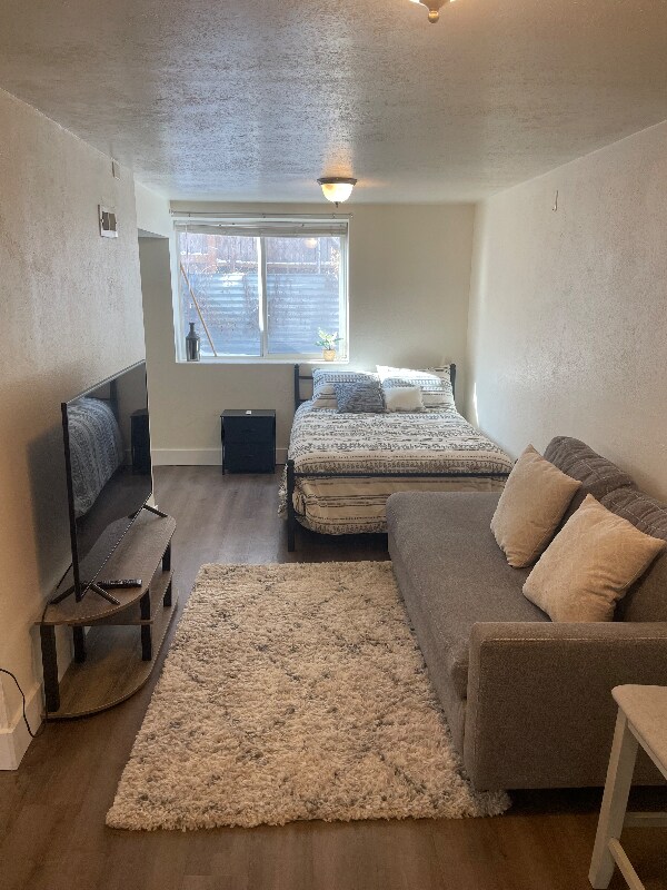 Building Photo - 236 Custer Ave