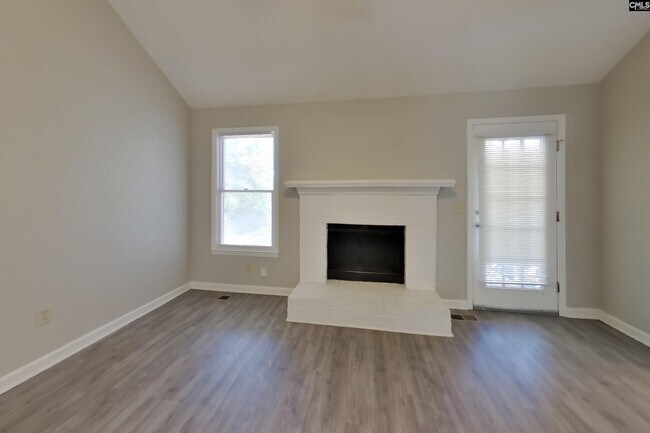 Building Photo - 529 Ferncliffe Rd