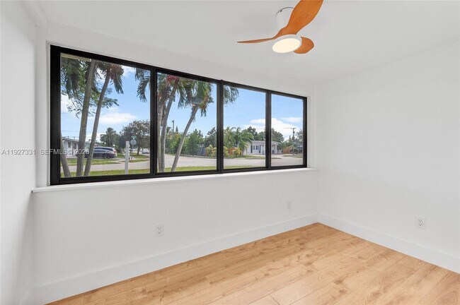 Building Photo - 9915 SW 212th St