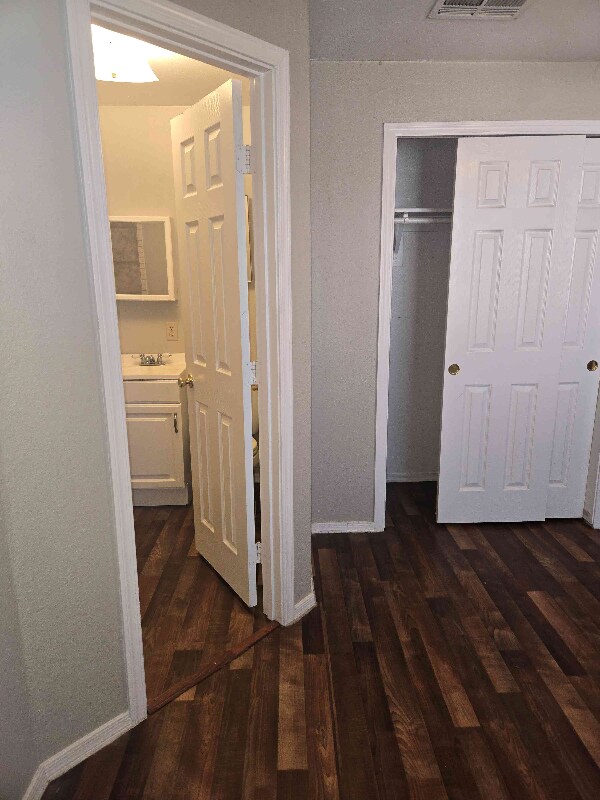 Building Photo - 306 N Palm St