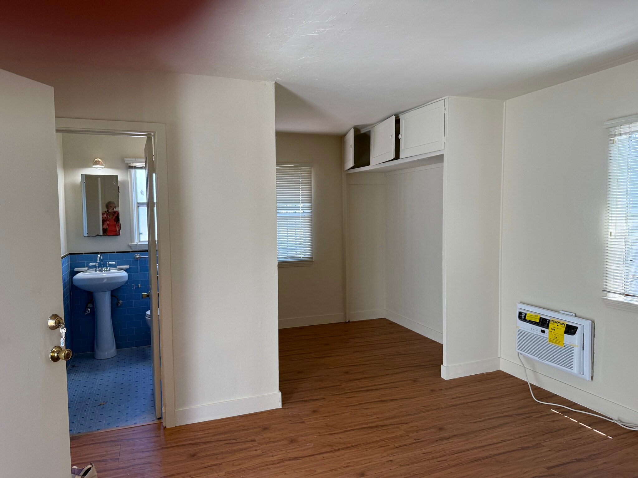 Building Photo - 1306 S Mansfield Ave