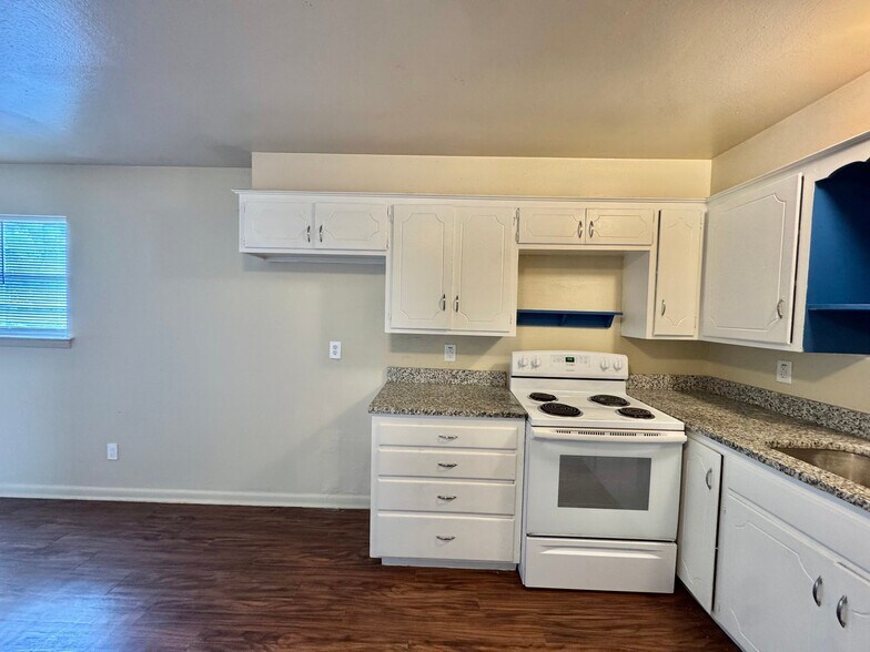 Building Photo - 444 1/2 Babb Dr
