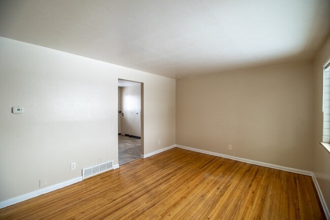 Building Photo - 1707 W 52nd Ave