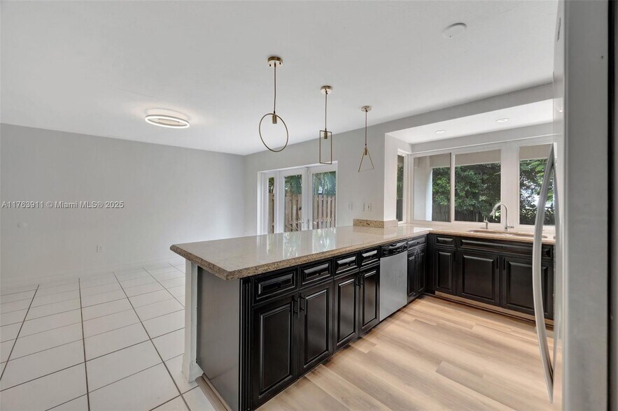 Primary Photo - 21320 SW 97th Ave