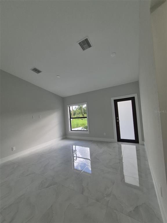 Building Photo - 445 Wickham Ave S