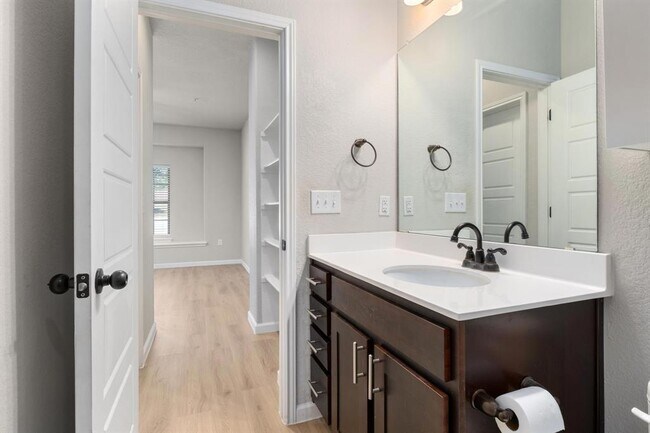 Building Photo - 7211 Ray Charles Dr