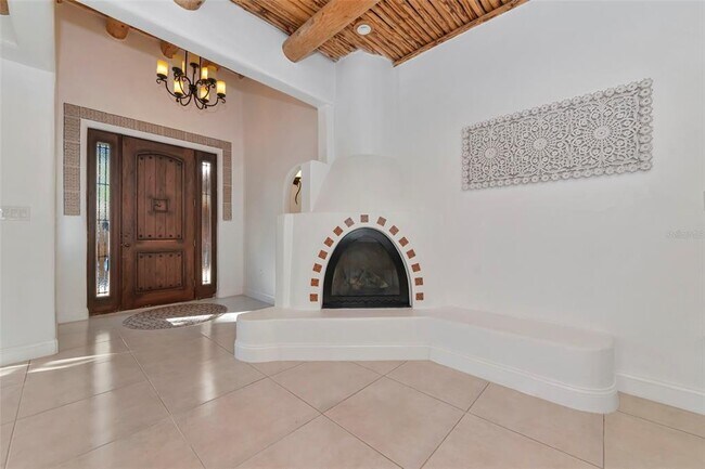 Building Photo - 681 Avenida De Mayo