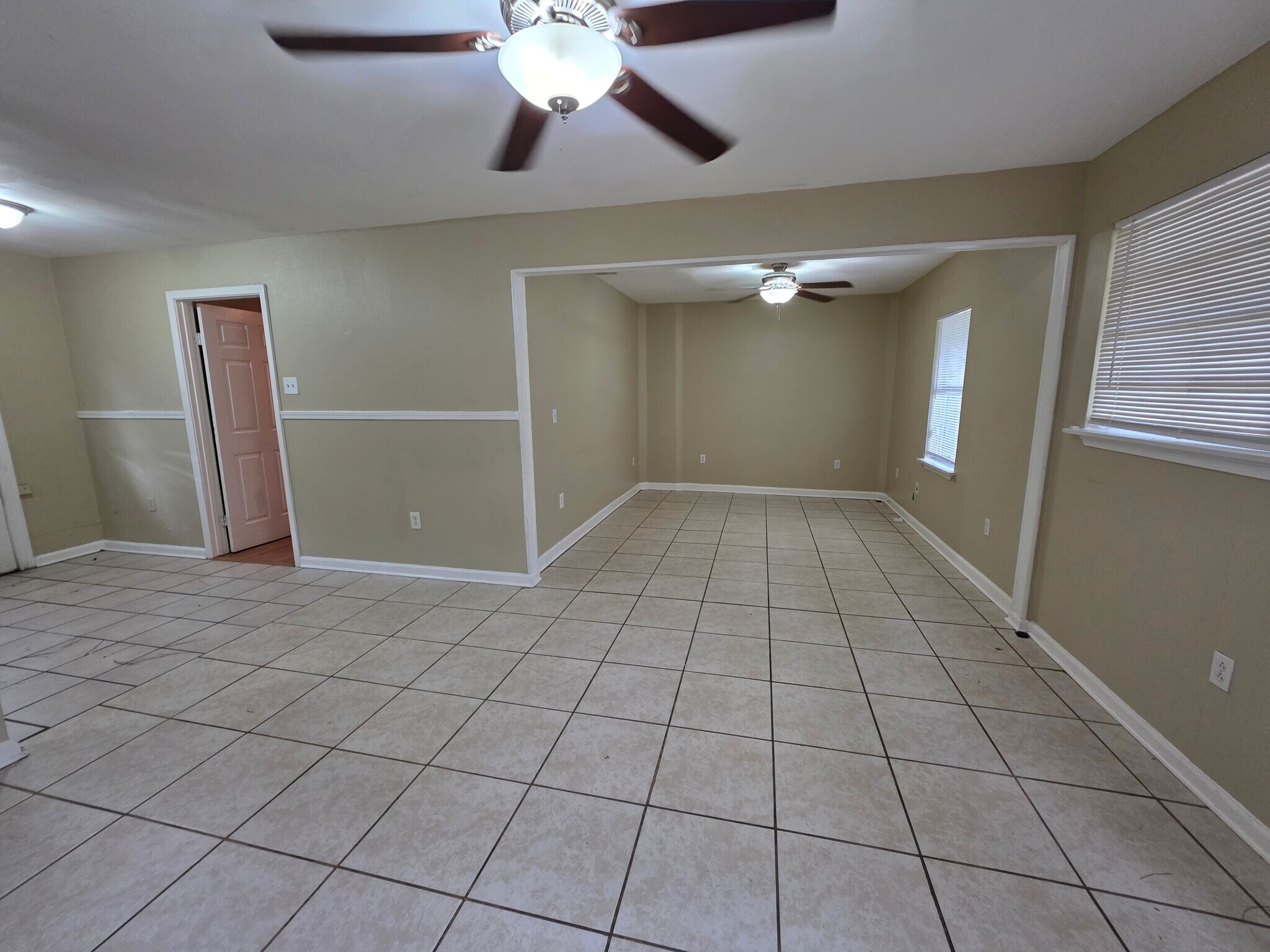 Building Photo - 2135 Richmond St