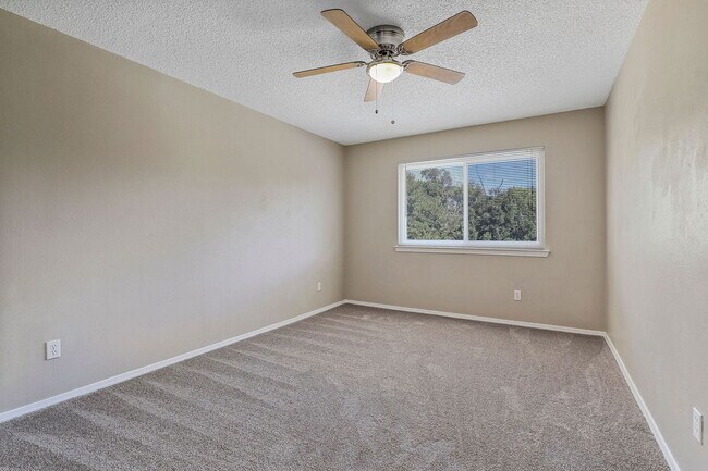 Building Photo - 4010 David Dr