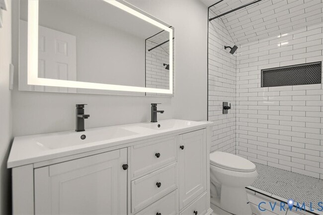 Building Photo - 5600 Woods Walk Rd