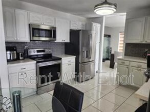 Building Photo - 9700 SW 16th Ct